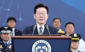 극초음속 활공비행체 최초 시험발사 성공…李 “전략자산으로 고도화”